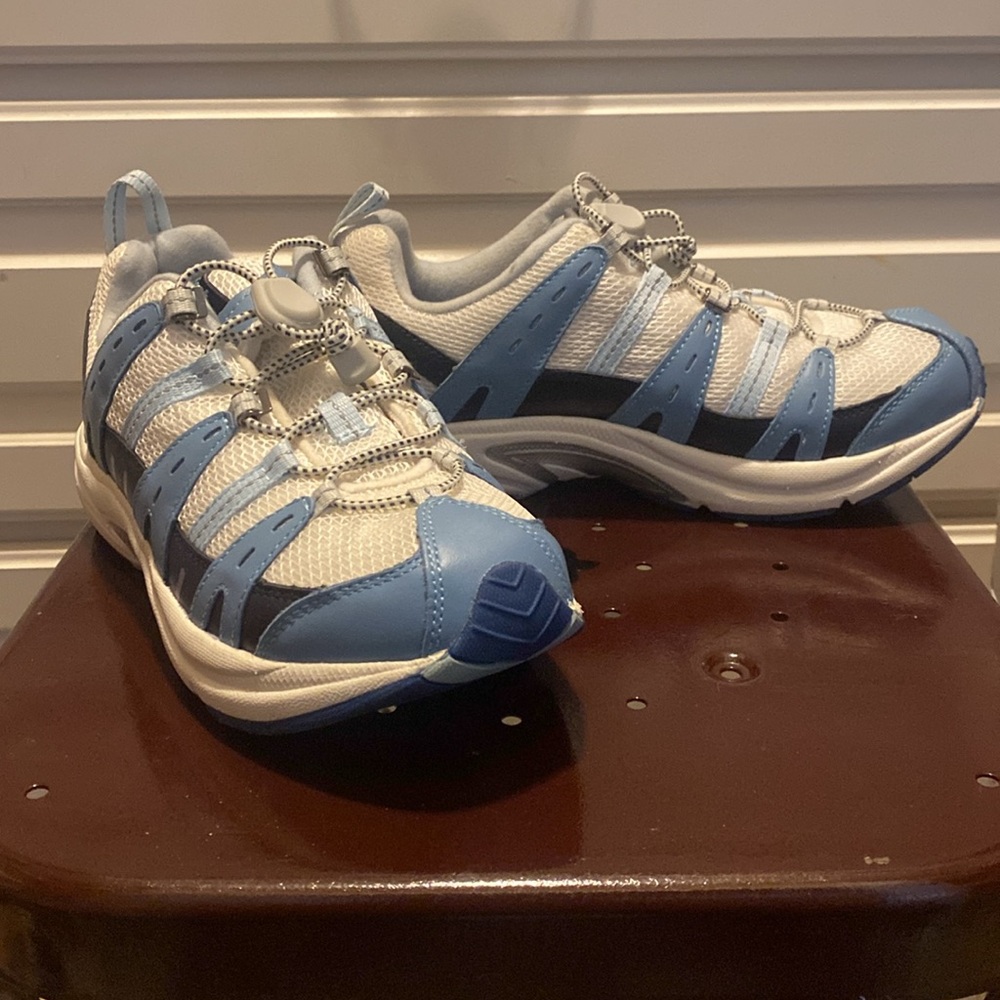 Dr. Comfort Blue and White Shoes. Women size 10. - Picture 9 of 10